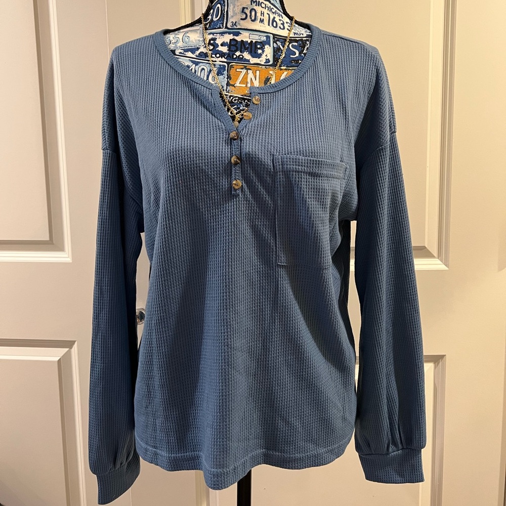 Small blue light long sleeve